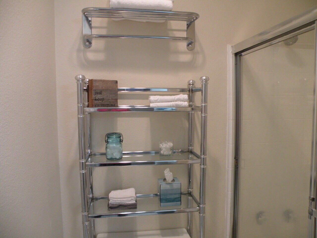 Bath - 8680 New Salem St