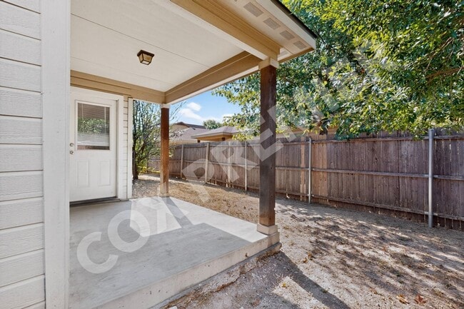 Building Photo - 2848 St Bernard Dr