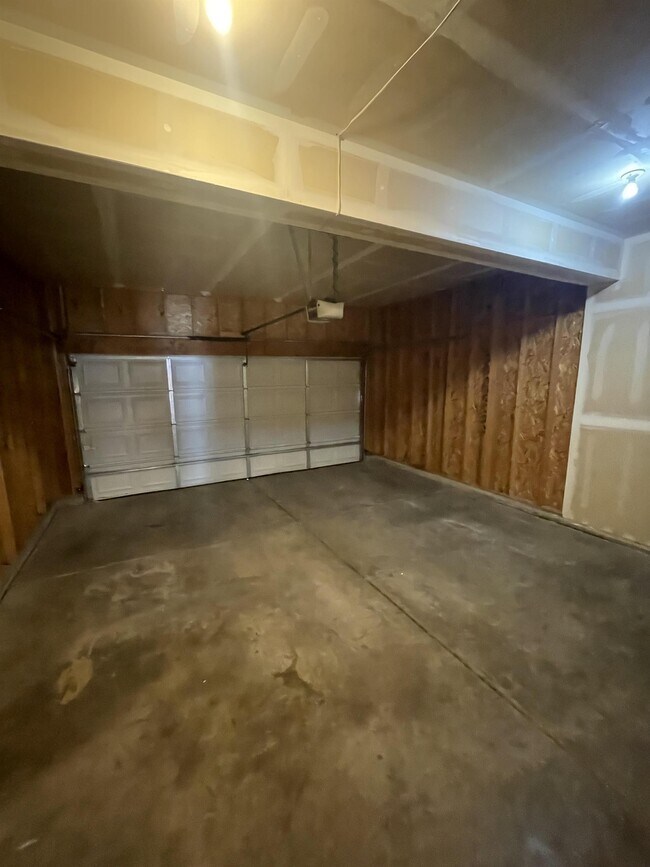 Building Photo - 3320 Barbera St