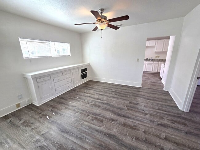 Building Photo - Immaculate 4 Bedroom 2 Bath Home