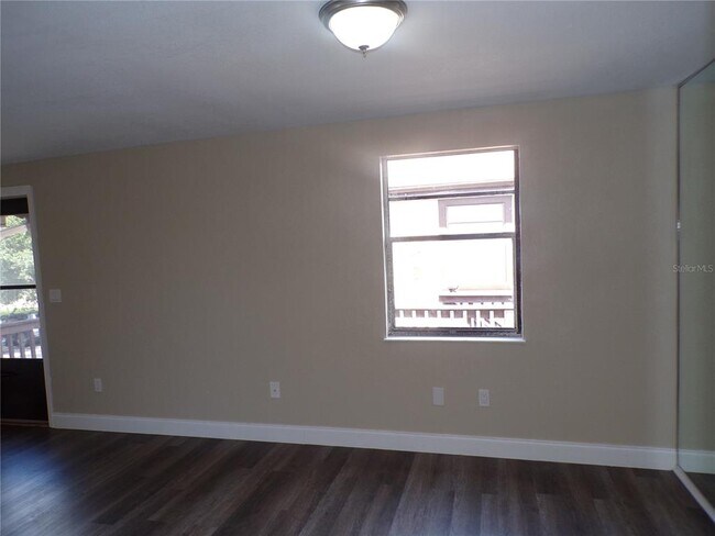 Building Photo - 4022 Beaver Ln