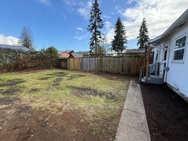 Building Photo - 1103 W St