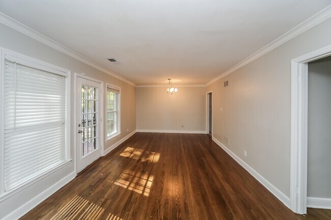 Building Photo - 1520 Cranford Rd