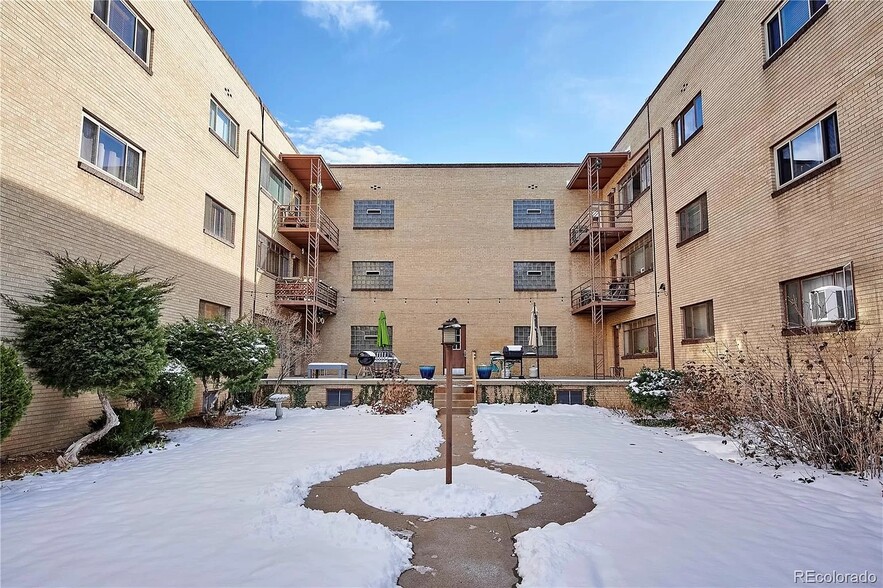 Building Photo - 1175 Emerson St #302