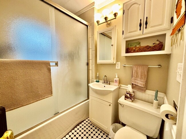 Building Photo - 5106 Baltimore Ave