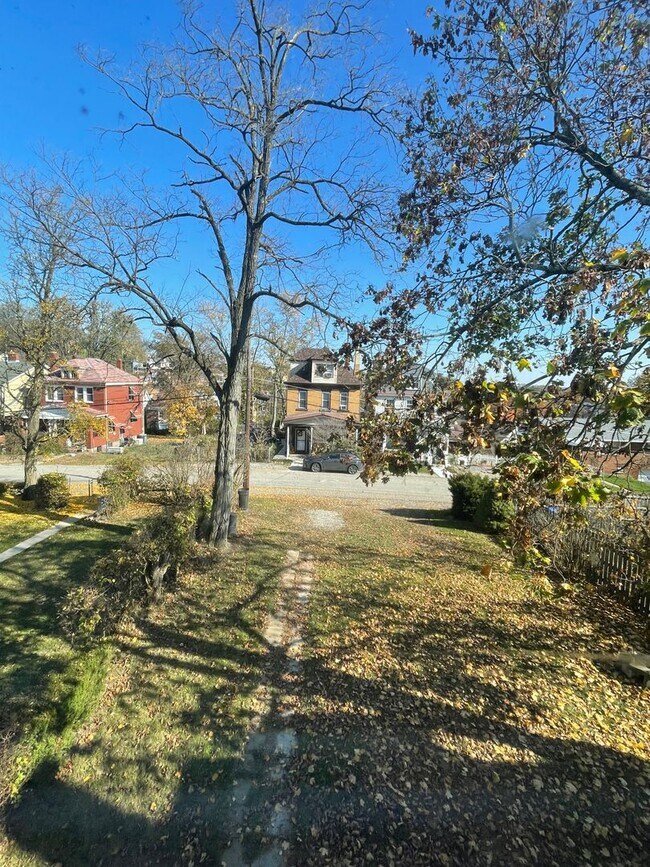 Building Photo - Gorgeous 1 and 2 bedroom apartments for rent in Pittsburgh