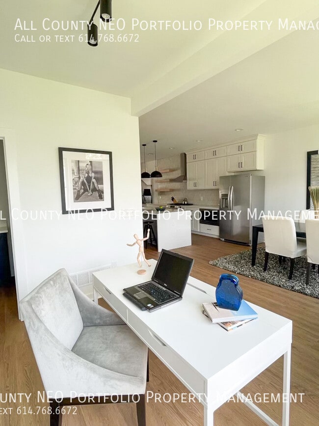 Building Photo - 1053 Oak St