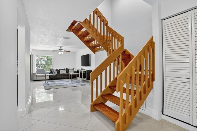 Building Photo - 3037 NW 48th Ave