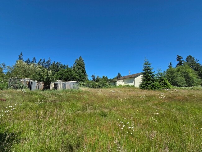 Building Photo - Port Ludlow Farmhouse for Rent, Freshly Updated and Available Now!