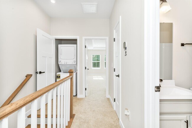 Building Photo - 303 Golan Cir