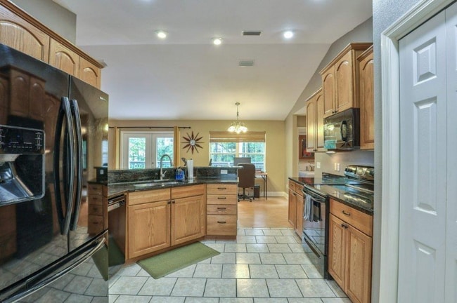 Building Photo - 3513 Larkspur Ln