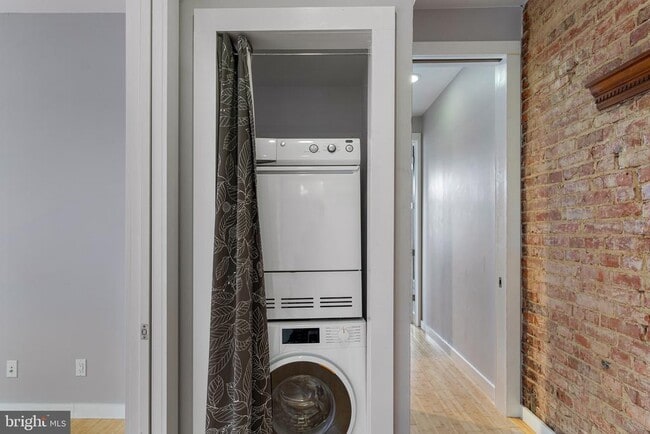 Building Photo - 1311 East Capitol St SE