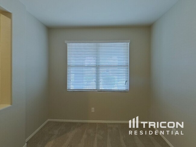 Building Photo - 17030 N Rosemont St