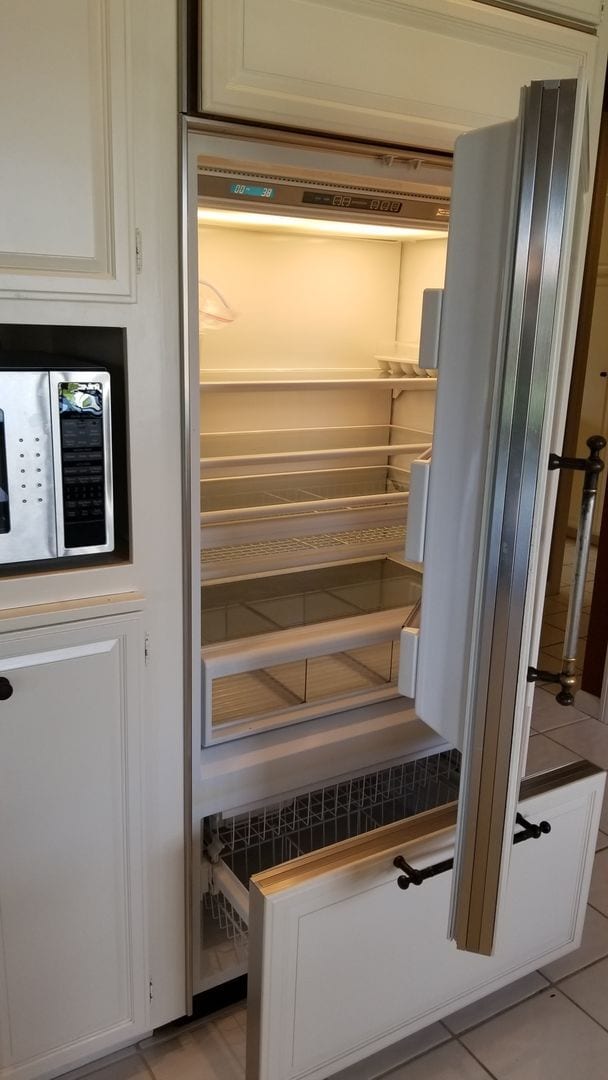 Building Photo - Gorgeous, Corner Lot with all the extras.