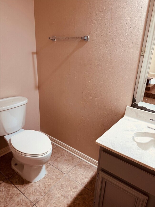 Building Photo - 14810 Rancho Vista Dr