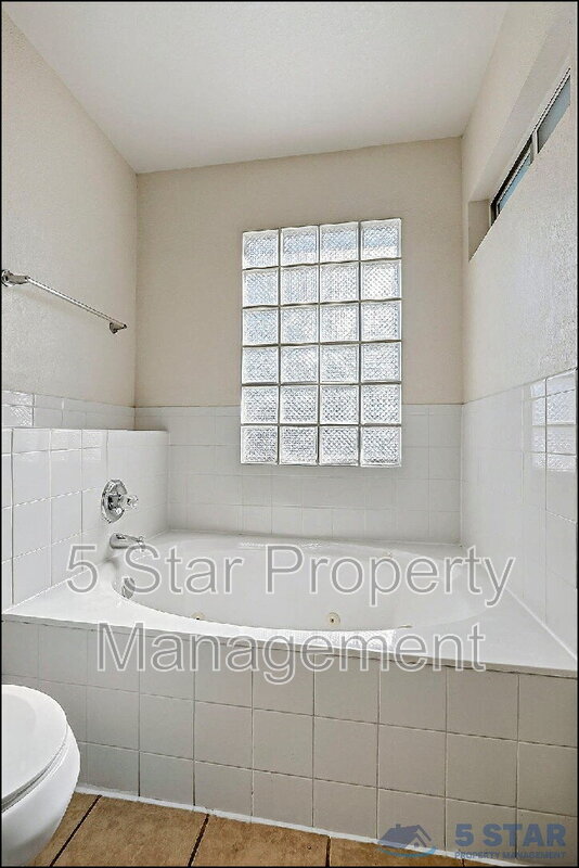 Building Photo - 3140 Tierra Agave Dr