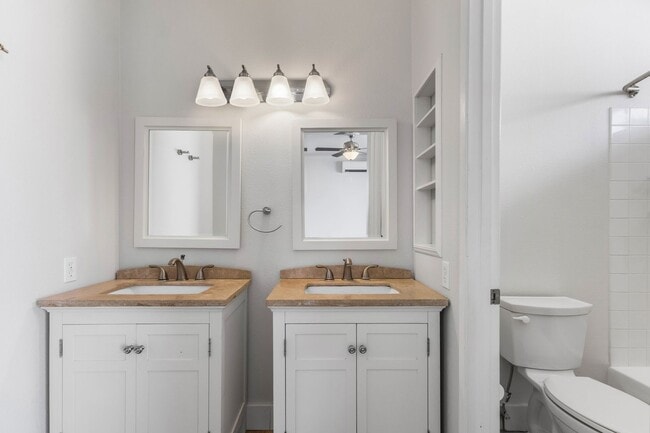 Building Photo - Bright & Updated 2BR Home in Kapolei | Solar, 2-Car Garage & Pet-Friendly Yard