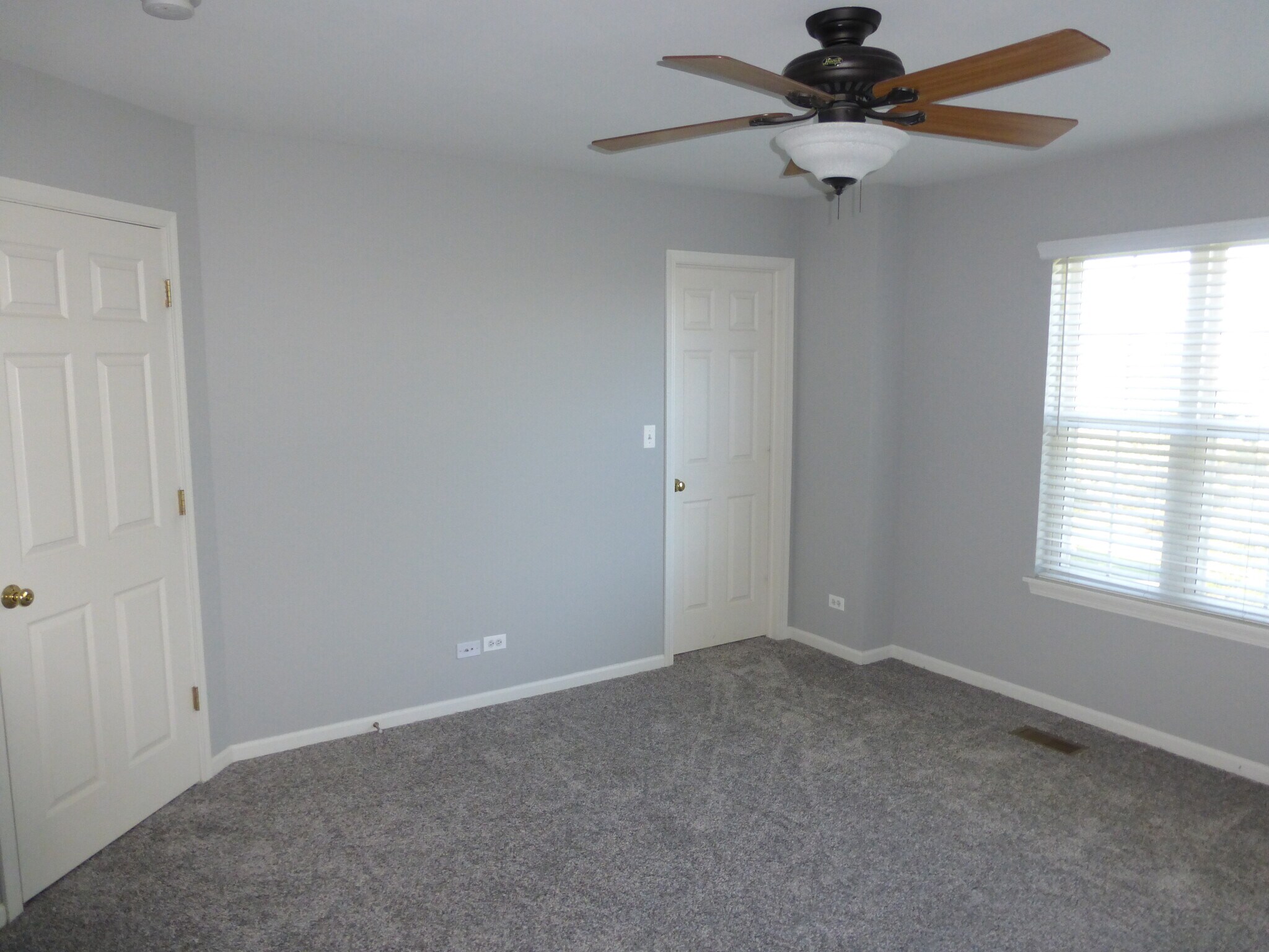 Building Photo - 914 Clover Ln