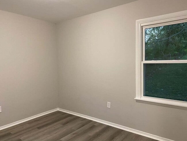 Building Photo - 3004 Arrowhead Dr