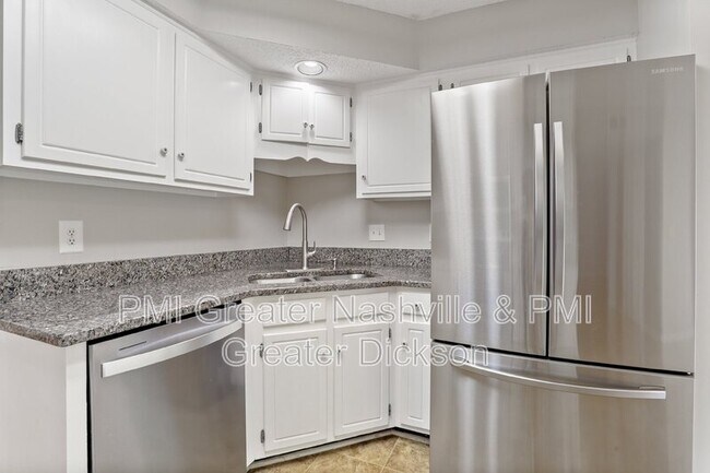 Building Photo - 524 Fairhaven Ct