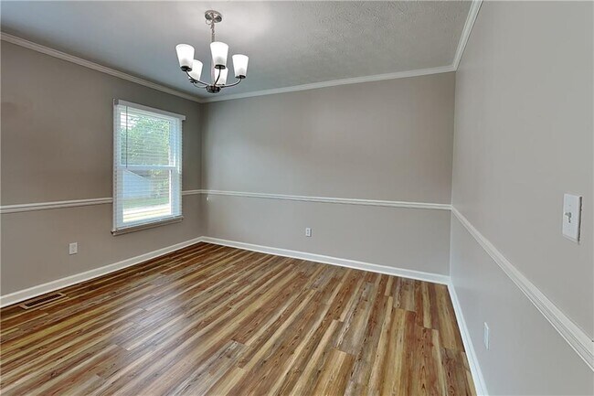 Building Photo - 6839 Woodcreek Ln