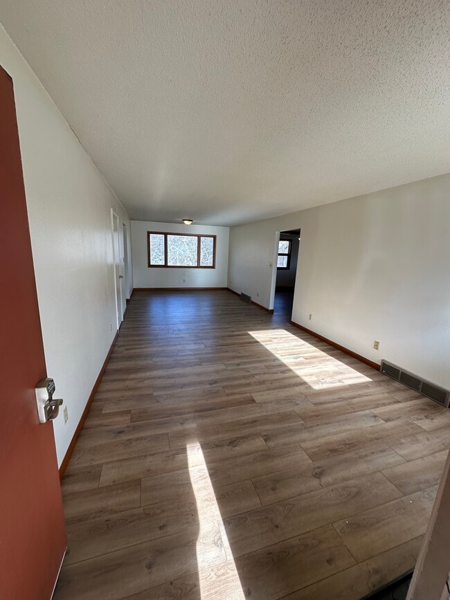 Building Photo - 809 2nd Ave NE