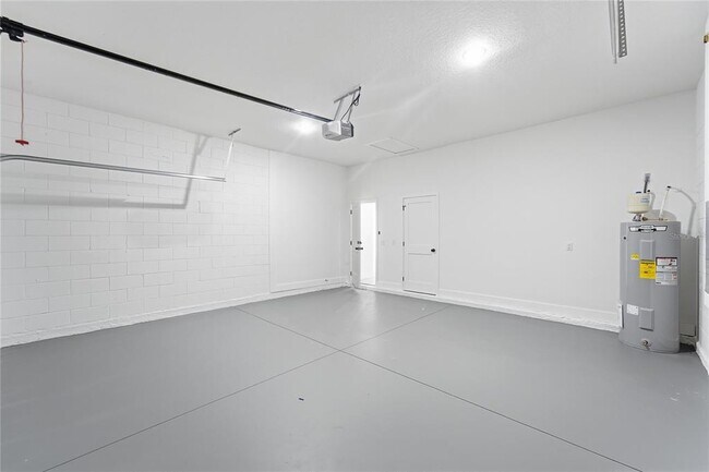 Building Photo - 2600 SW 146th Pl Rd