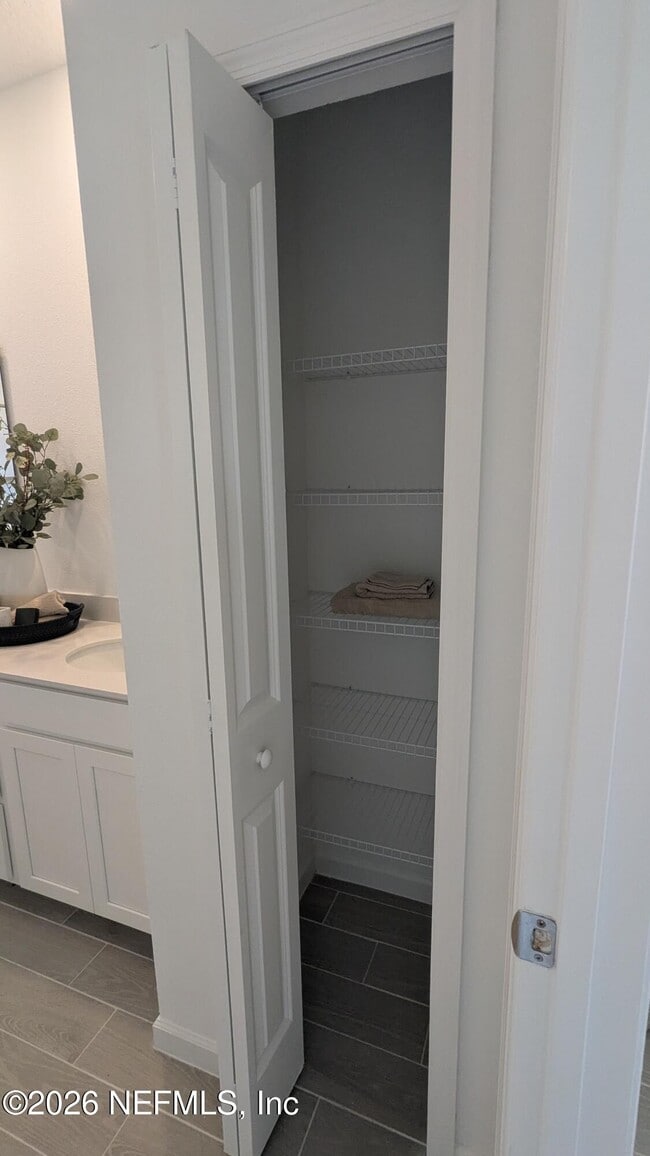 Building Photo - 15615 Thomas Crk Wy