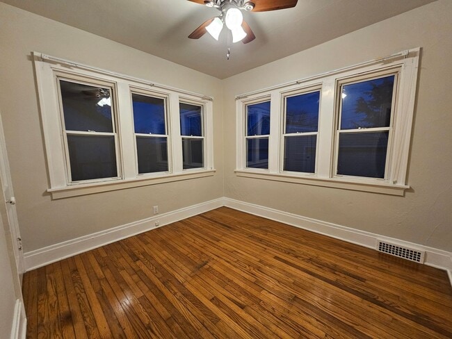 Building Photo - 3 Bedroom, Great SE location, near Mt Vernon Road