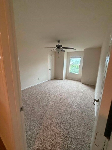 Building Photo - 19806 Amber Village Ln