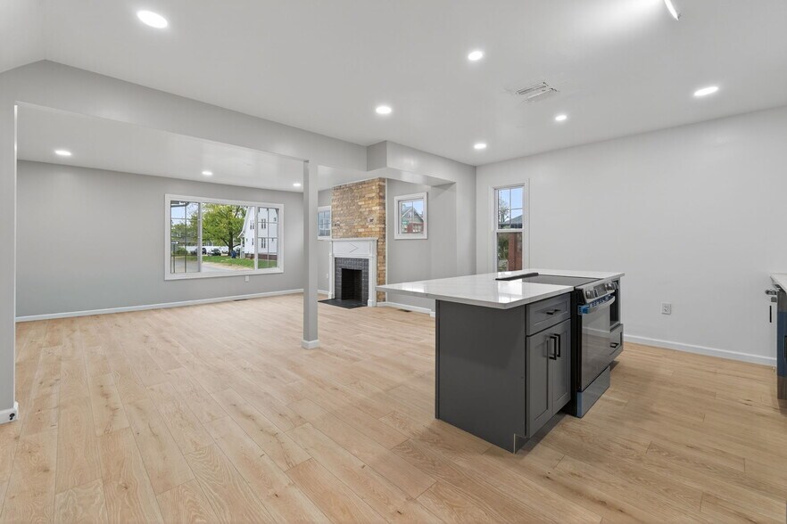 Building Photo - 1123-1125 S Ohio Ave