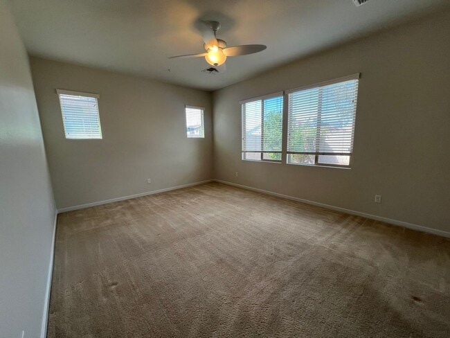 Building Photo - Gilbert Seville Development 3 Bed Plus Den