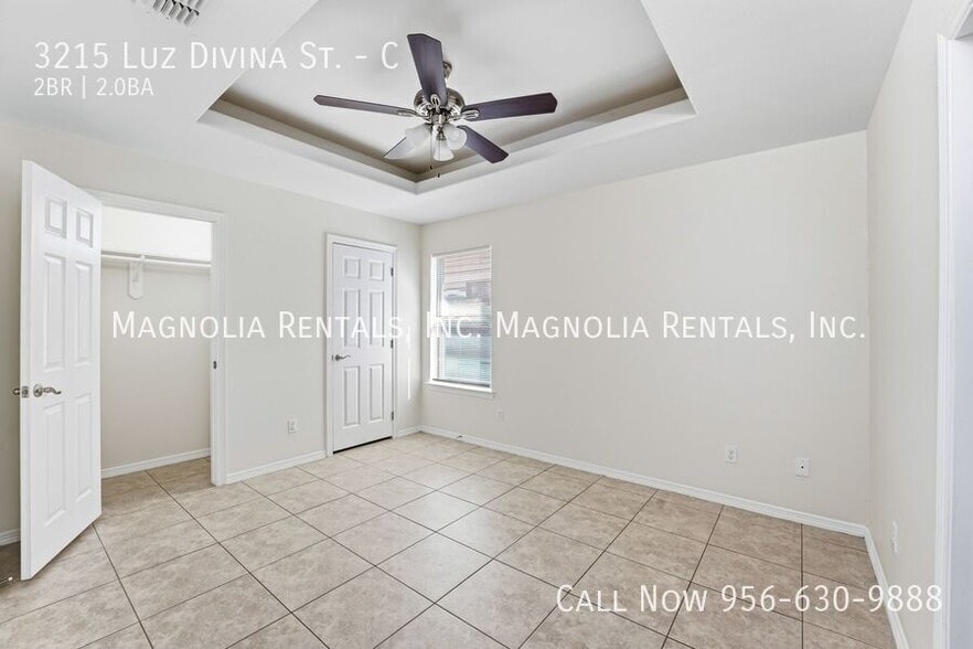 Building Photo - 3215 Luz Divina St