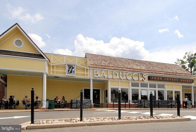 Building Photo - 10655 Montrose Ave