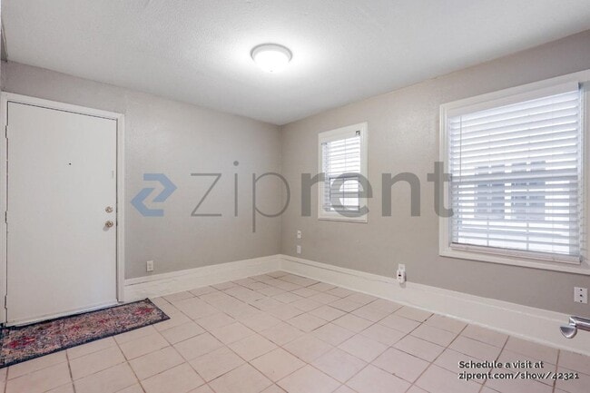Building Photo - 517 13th St