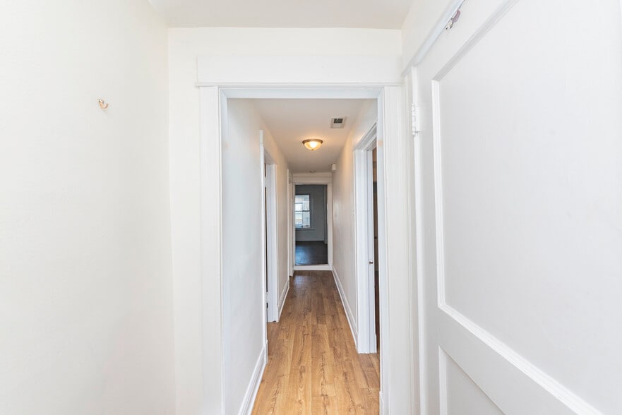 Building Photo - 4737 N St Louis Ave