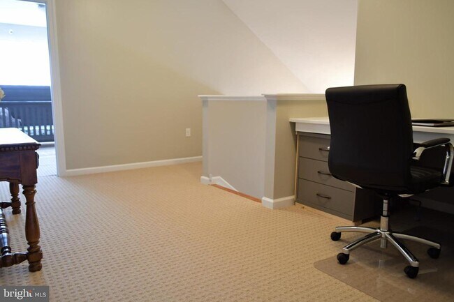 Building Photo - 108 Sweeping Mist Cir