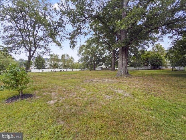 Building Photo - 7425 Willow View Ln