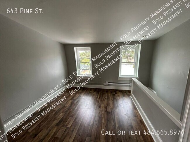 Building Photo - 643 Pine St