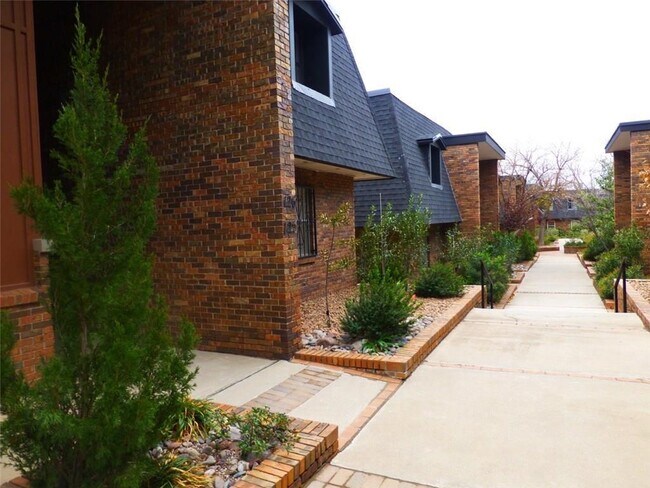 Building Photo - 4800 N Stanton St