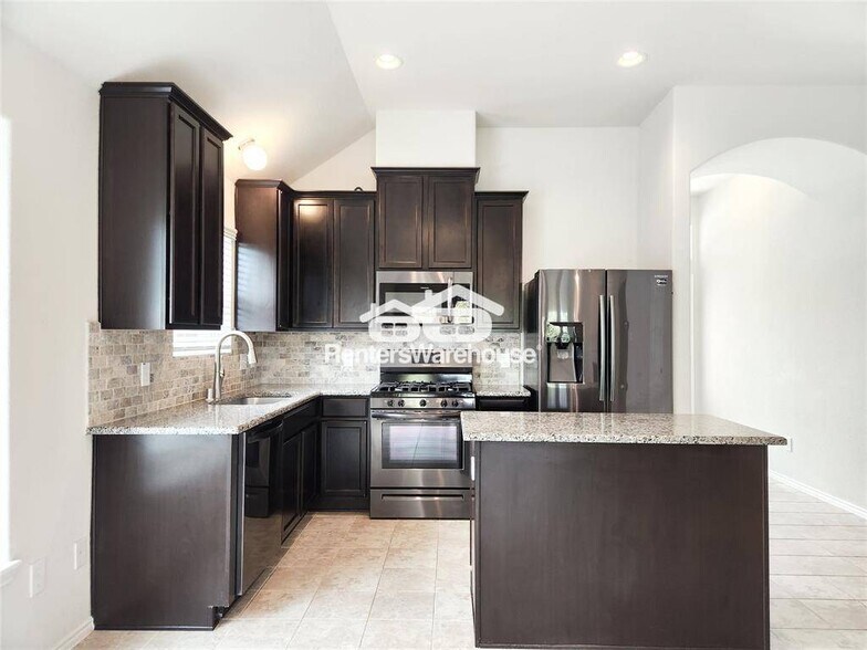 Building Photo - 5131 Spring Terrace Ln