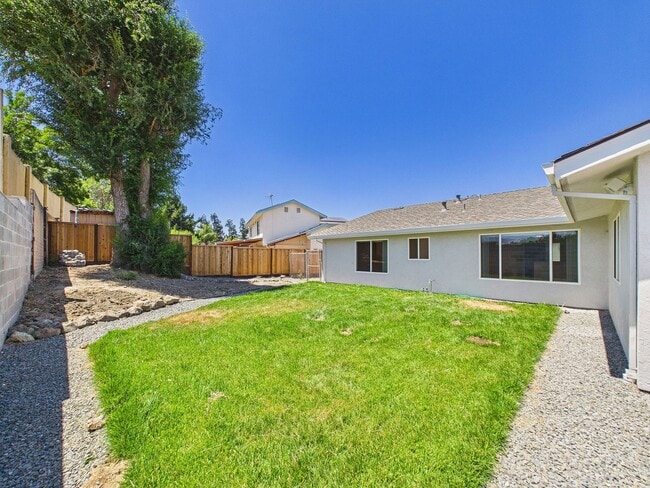 Building Photo - COMPLETELY BRAND NEW HOUSE from ground up! Available NOW $5,300