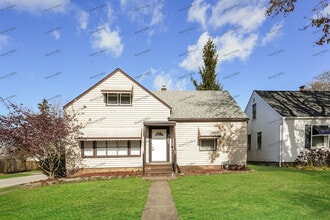 Building Photo - 3827 Salisbury Rd