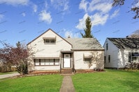 Building Photo - 3827 Salisbury Rd