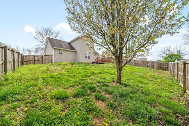 Building Photo - 3 Bedroom 2 Bath Pet Friendly Home For Ren...