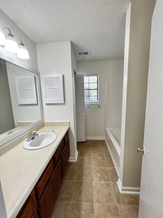 Building Photo - 954 Oyster Cove Rd