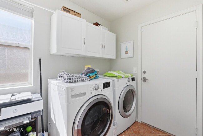 Building Photo - 1741 S Clearview Ave