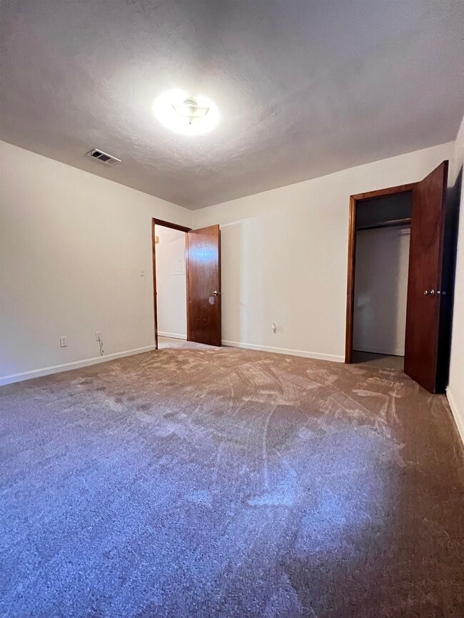 Building Photo - 5674 Lumberjack Ln