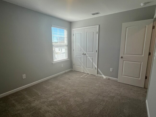 Building Photo - 153 Stonehenge Cir