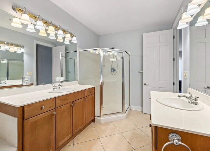 Building Photo - 5 Calhoun Ave